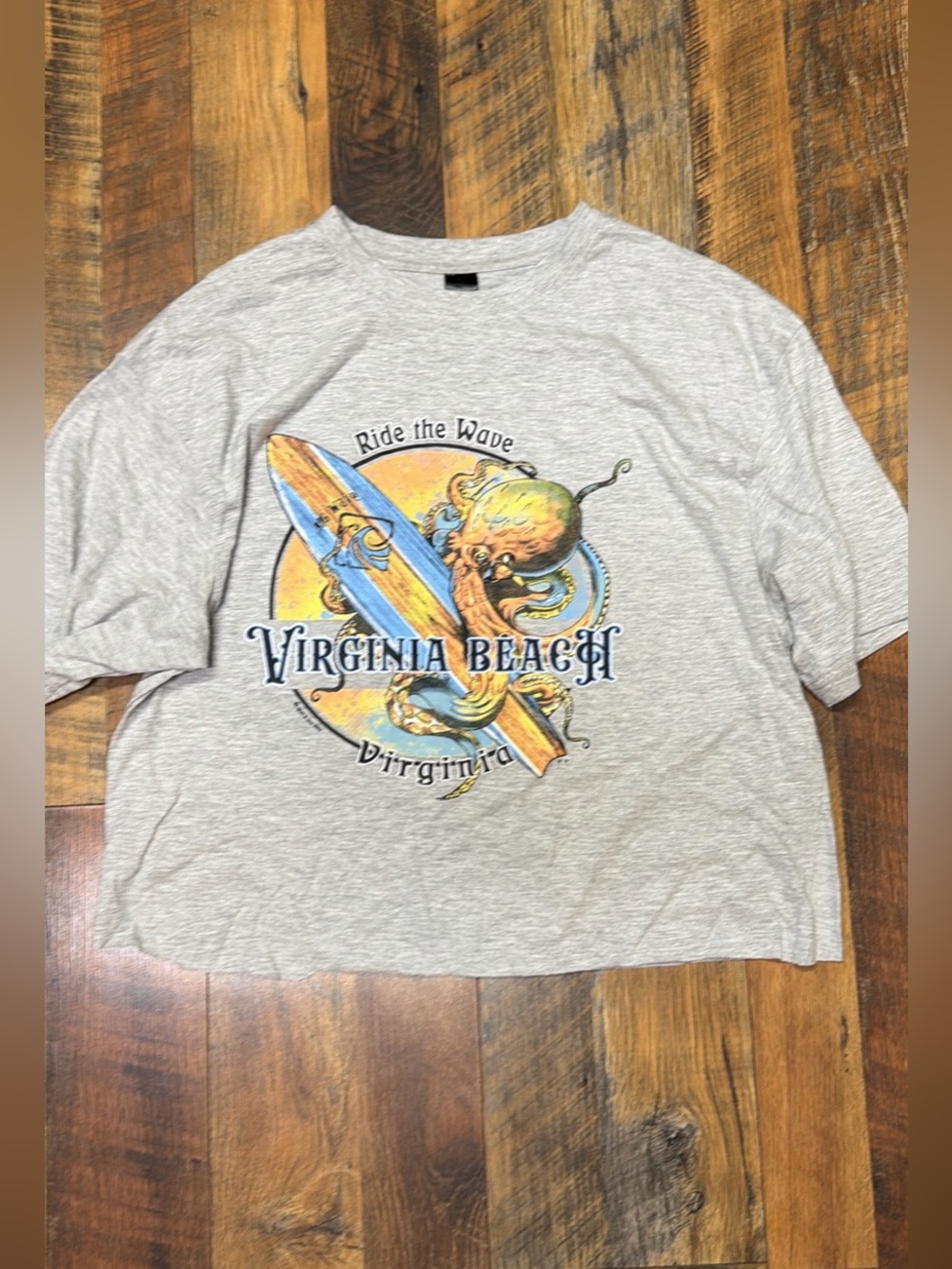 Virginia Beach 'Ride the Wave' Graphic Crop Top - Gray